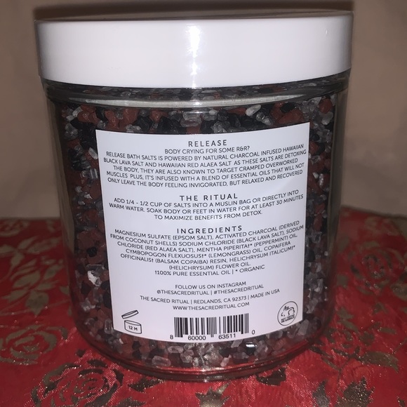 The Sacred Ritual Release Black Lava Salt + Peppermint Oil Bath - Picture 3 of 3